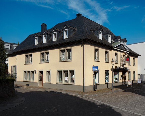 Löwen Apotheke